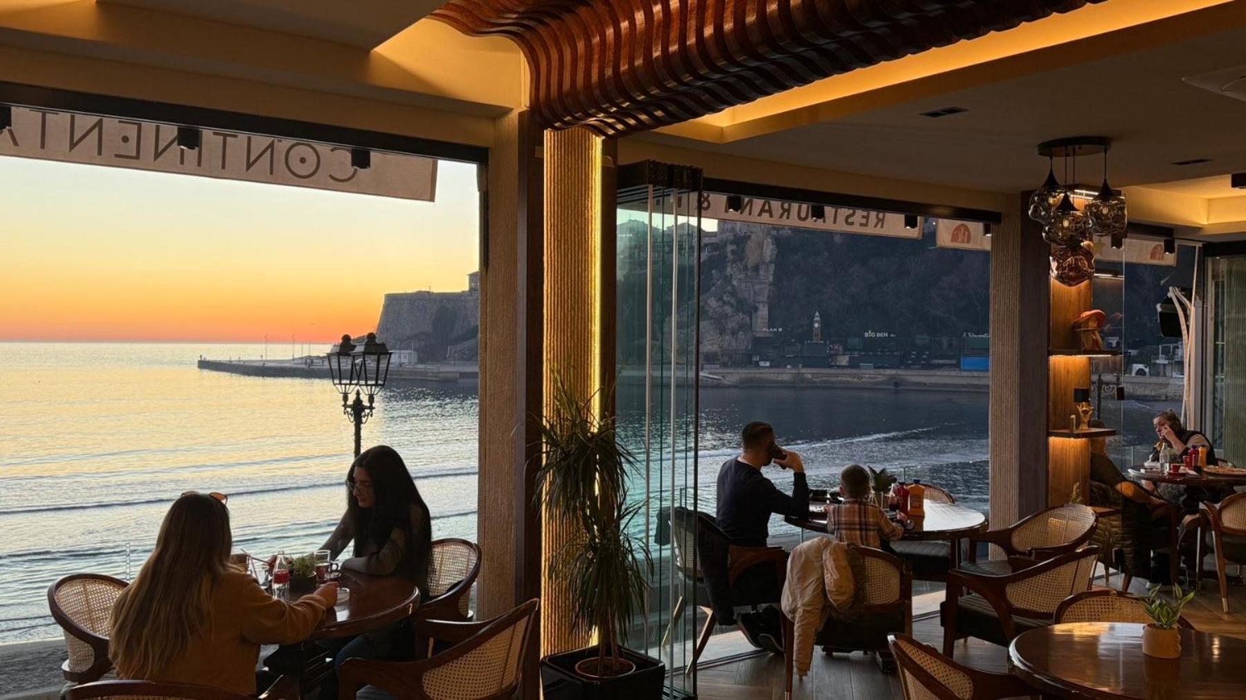 Continental Hotel Ulcinj Exteriör bild