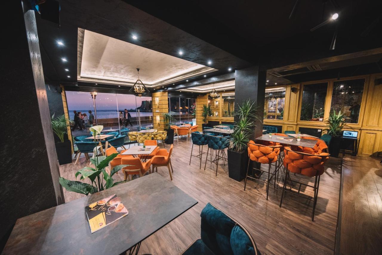 Continental Hotel Ulcinj Exteriör bild